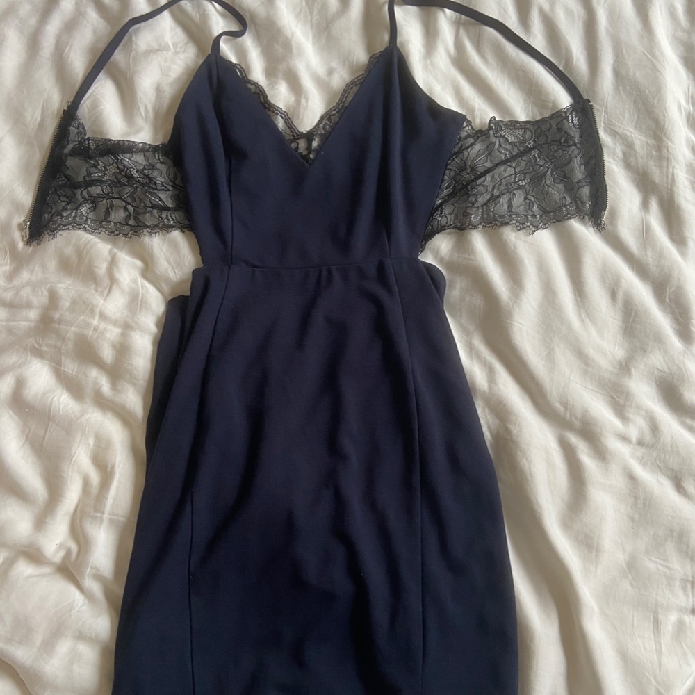 Lulu's navy cutout dress with black lace back size small